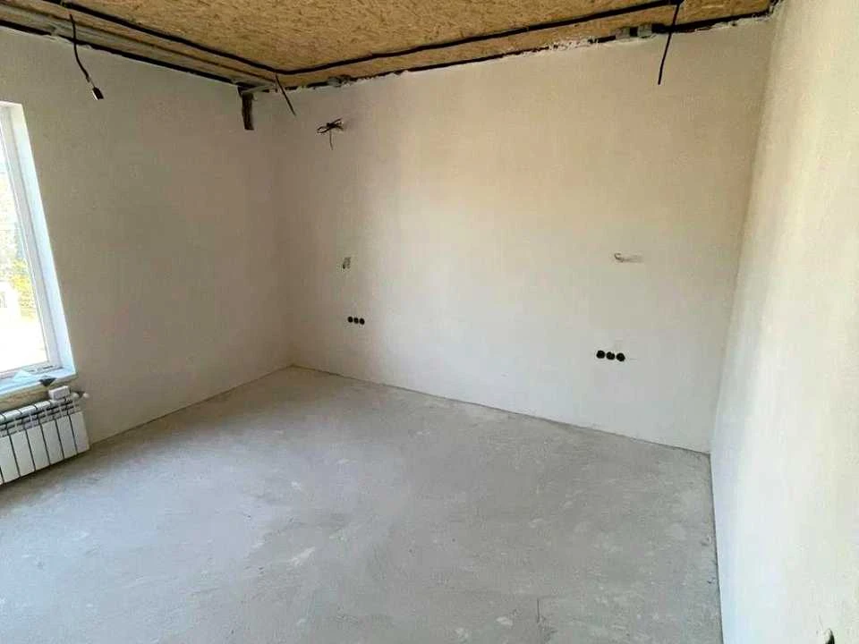 House. White Church, property