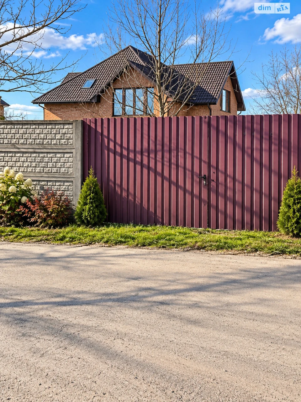 House for Sale in Tarashchan