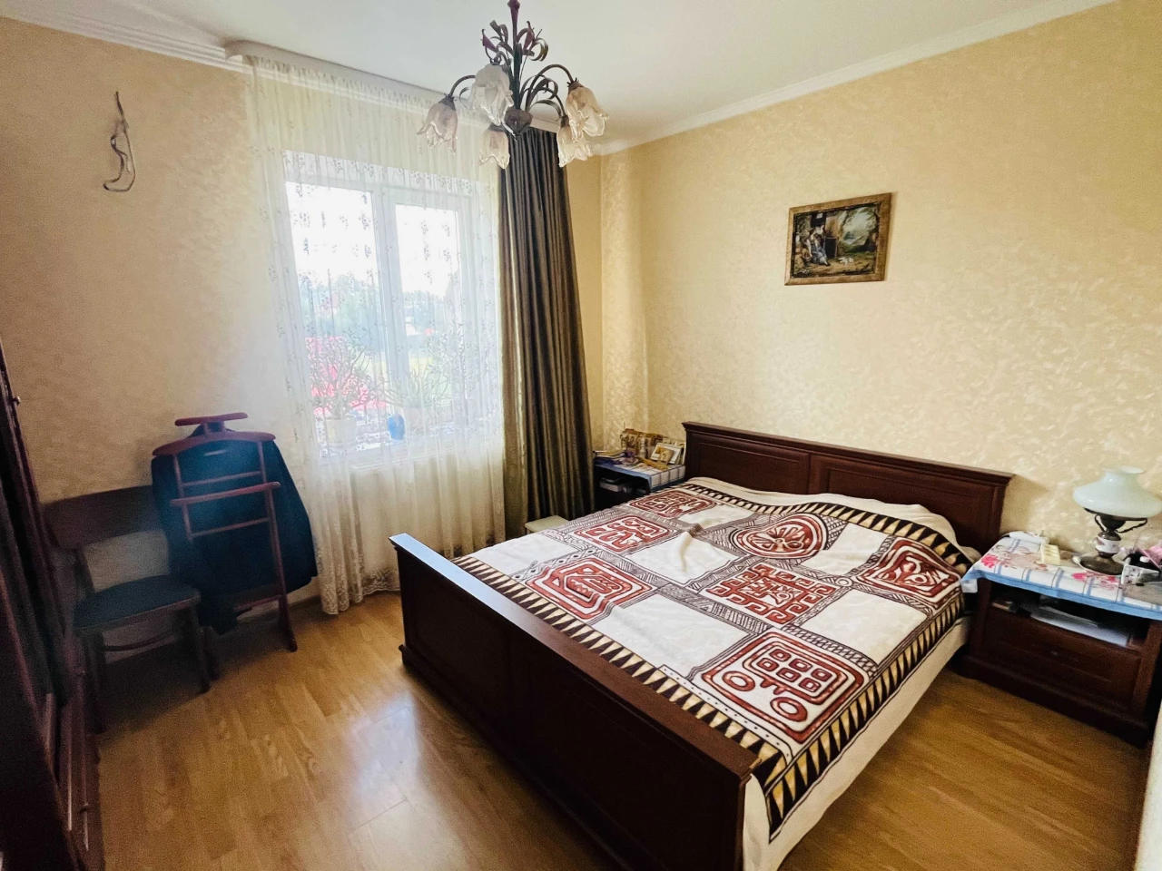 Продаж капітального двоповерхового  цегляного  будинку в м.