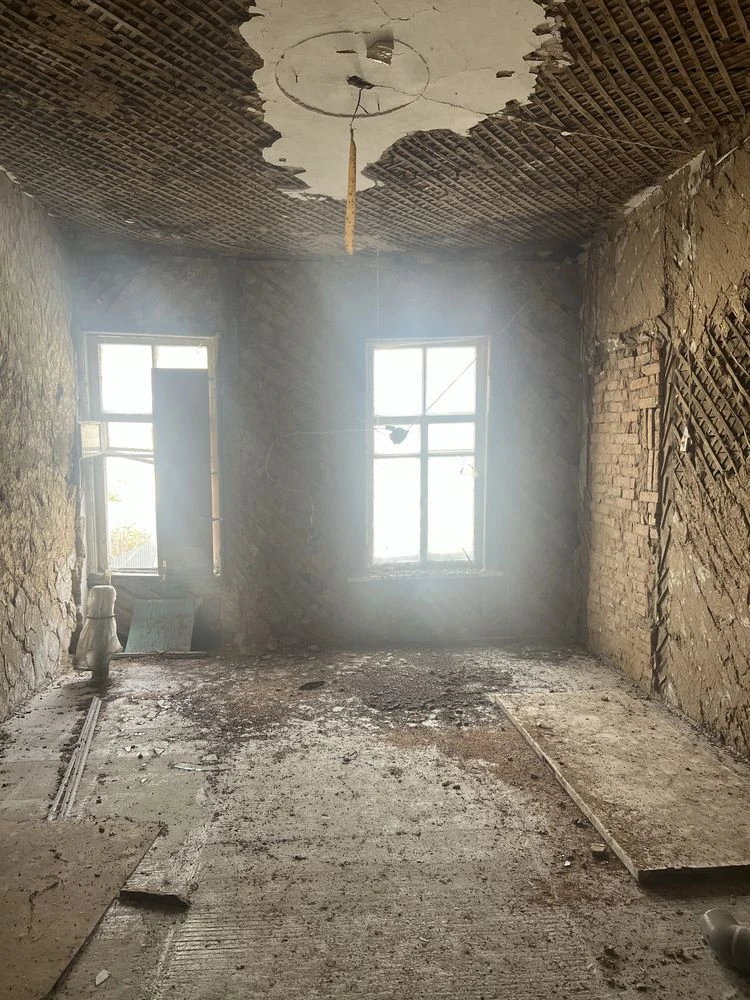 For sale: Part of a house in the city center