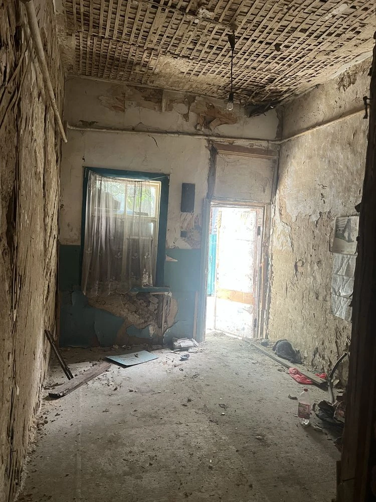 For sale: Part of a house in the city center