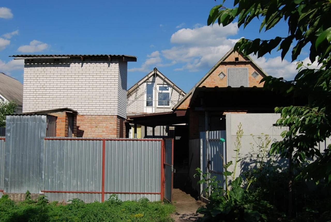 Продам  частину.будинку Заріччя