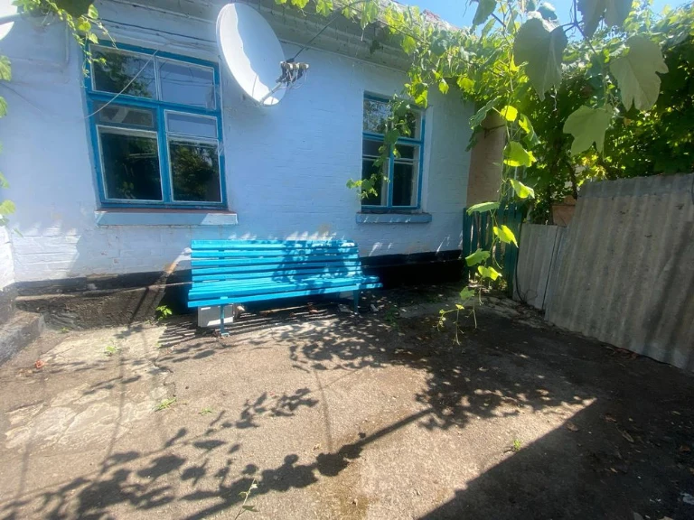Продам частину будинка зі зручностями