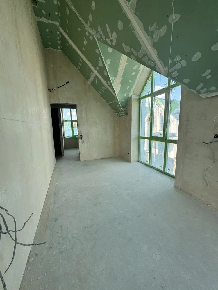 Sale of a MODERN house in a CLOSED complex,