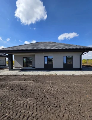 Sale of a new house in the vicinity of Voyksbud