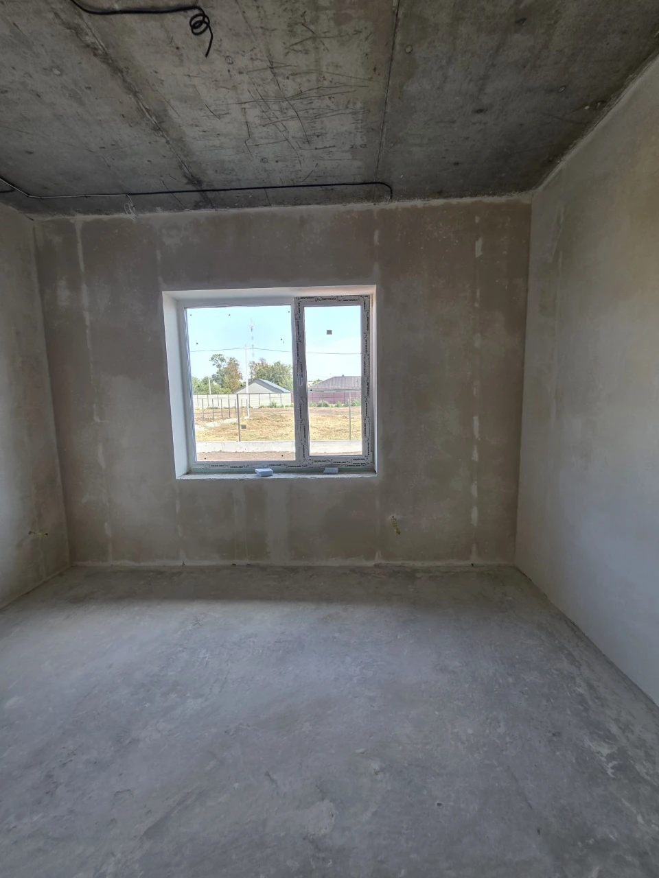Sale of a new house in the vicinity of Voyksbud