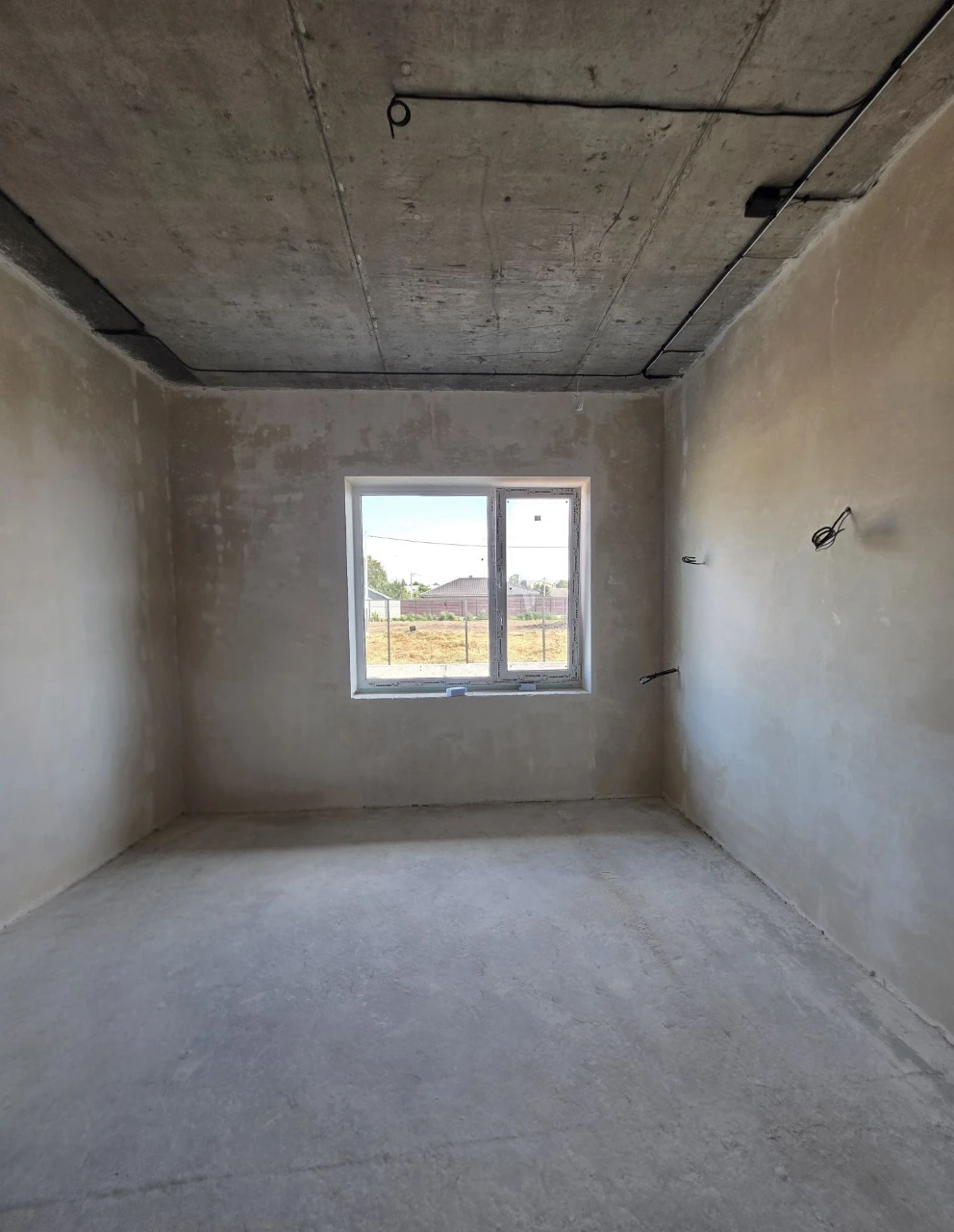 Sale of a new house in the vicinity of Voyksbud