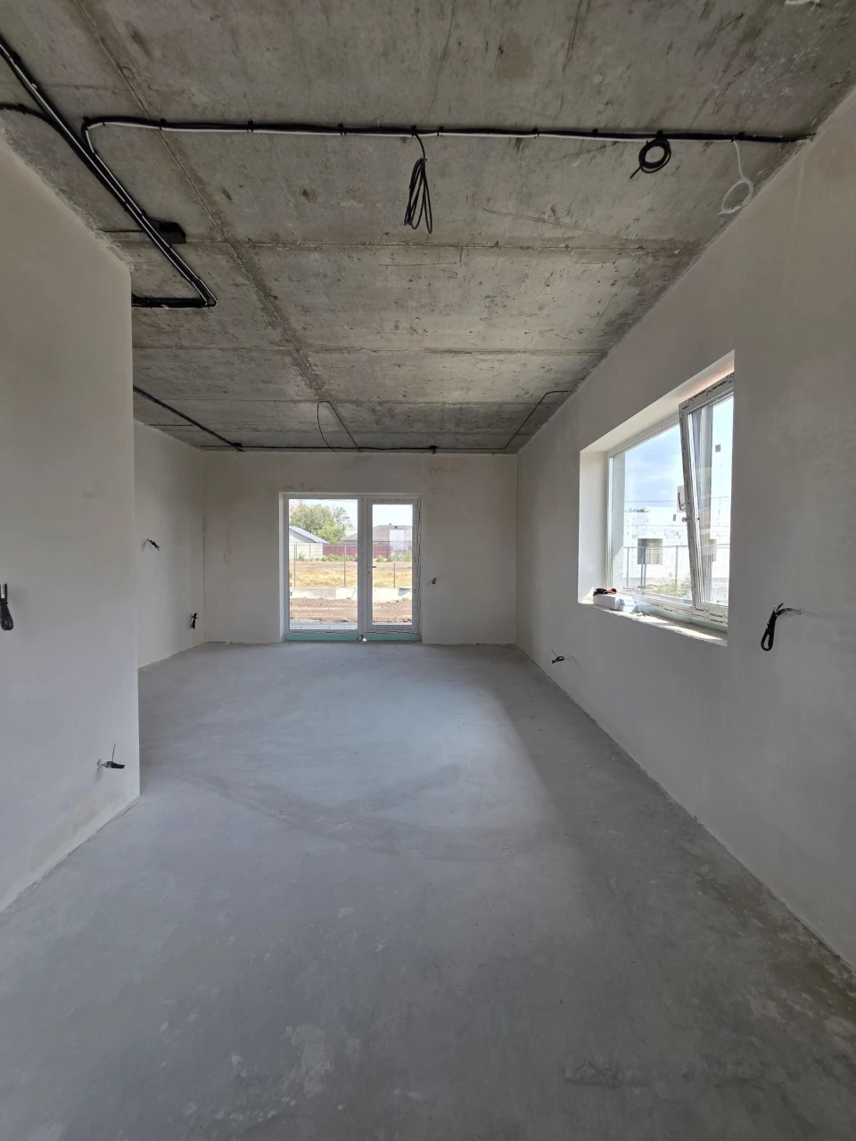 Sale of a new house in the vicinity of Voyksbud