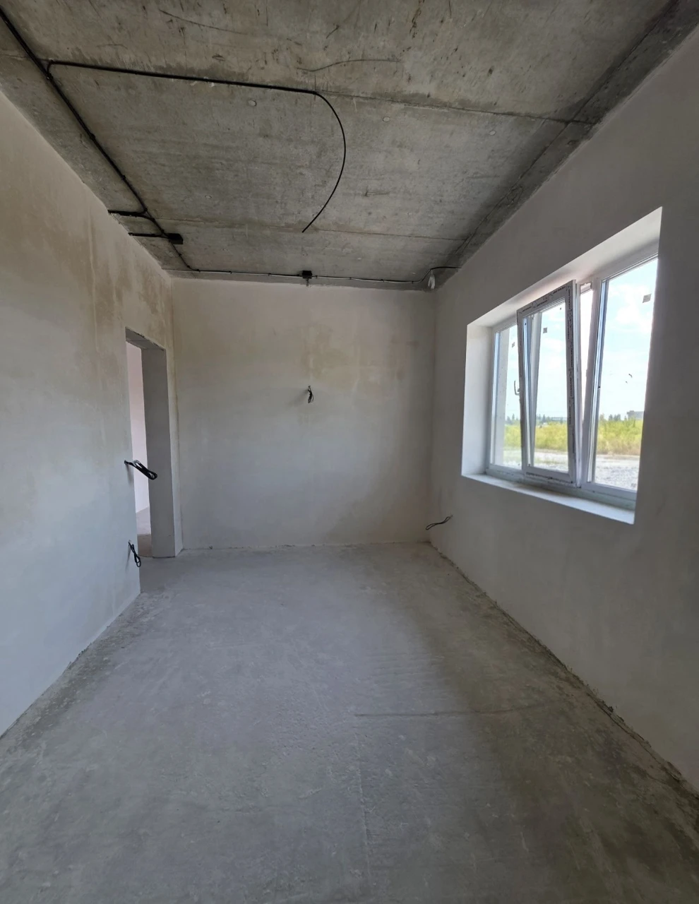 Sale of a new house in the vicinity of Voyksbud