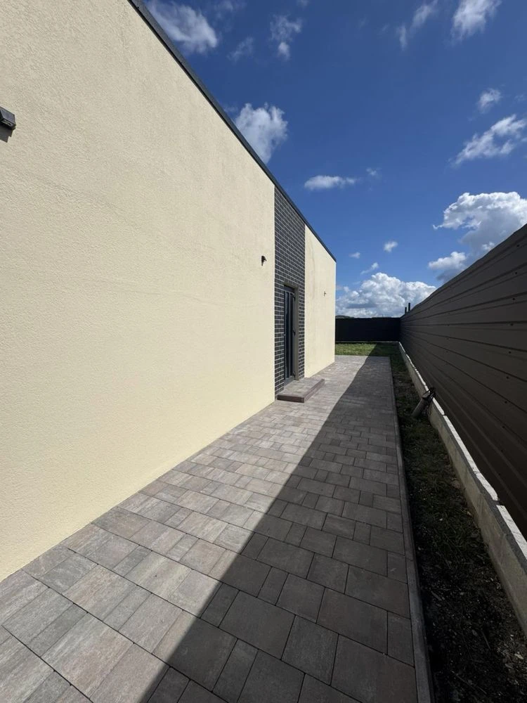 Продам  БЕЗ КОМІСІЇ новий будинок з ремонтом 80 км від м. Ки