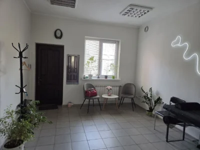 House in the center of Bila Tserkiv - 150 sq m | 2 entrances | Office 35 sq m