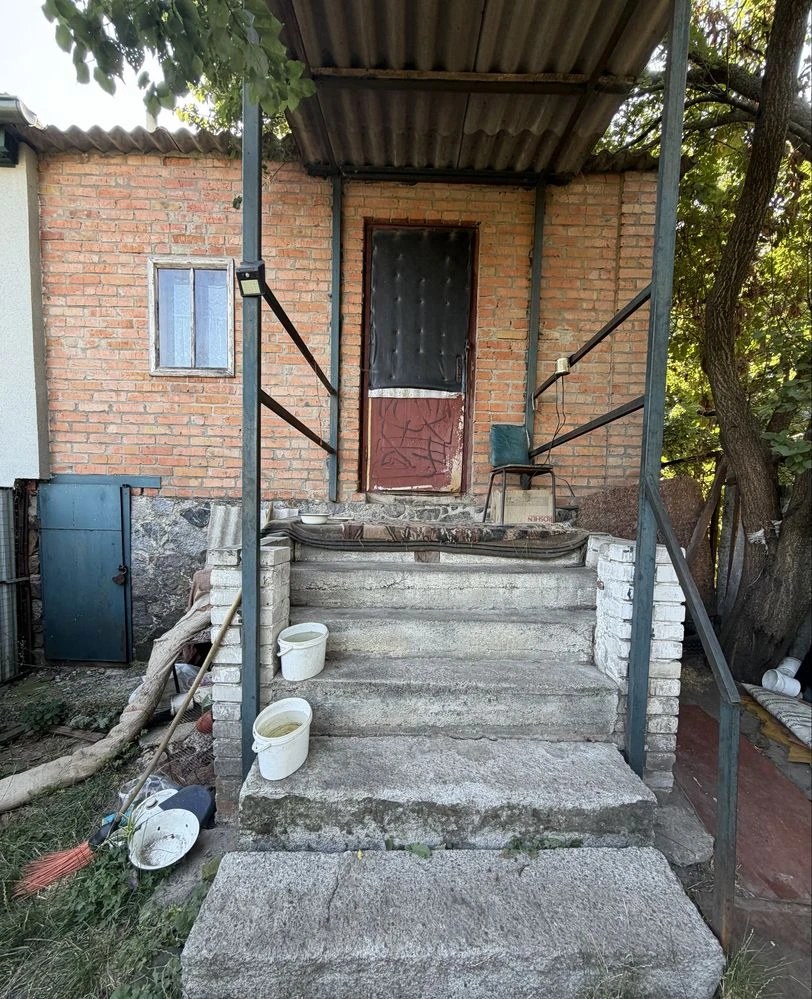 Продам частину будинку по вулиці Івана Мазепи ( р-н 6 школи)