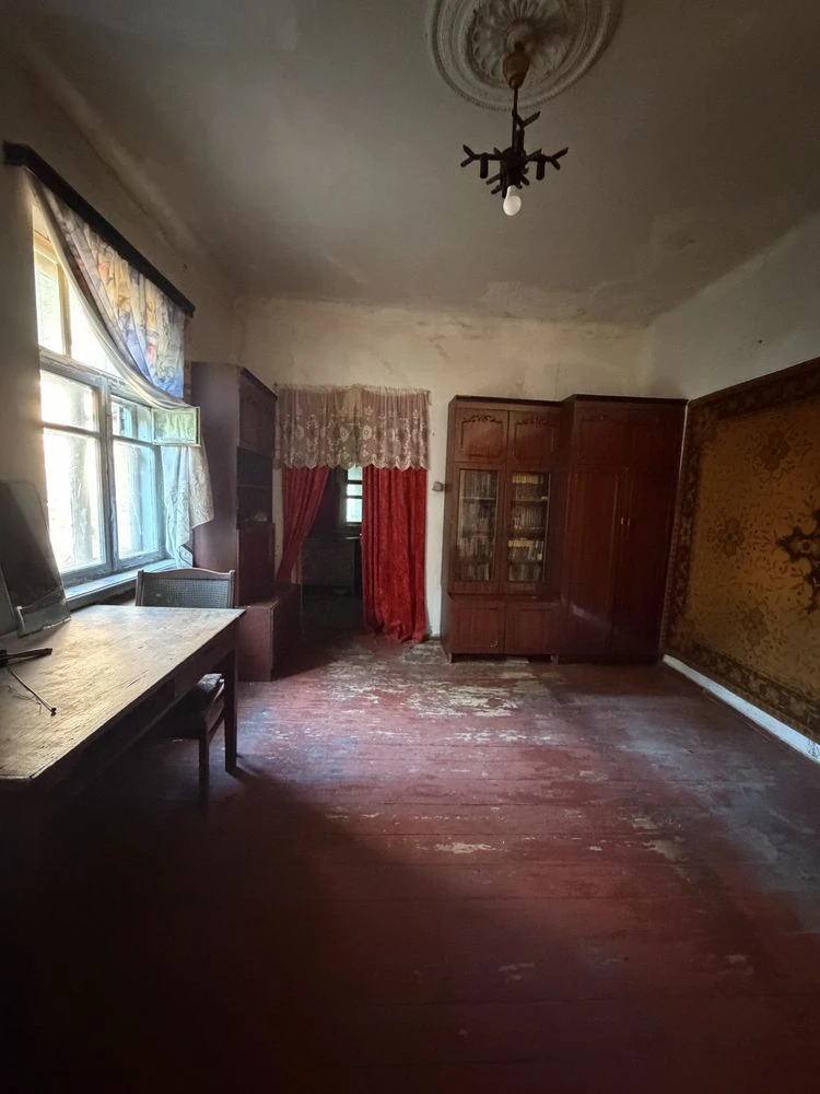 Продам частину будинку по вулиці Івана Мазепи ( р-н 6 школи)