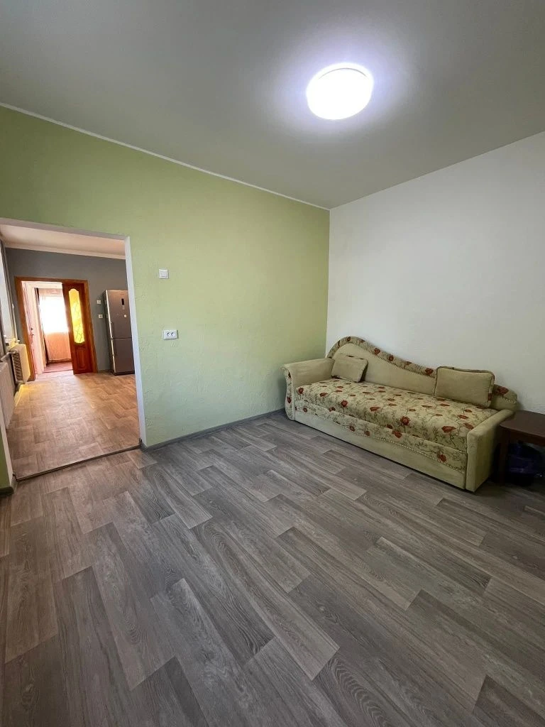 Продам ч/б в центрі.