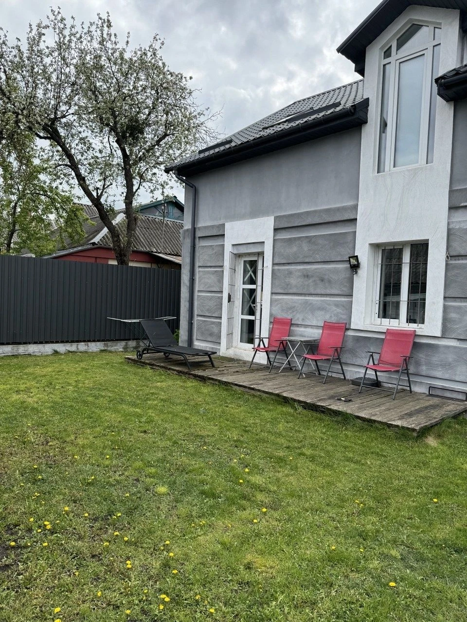 For Sale: Zalesnitsye settlement house