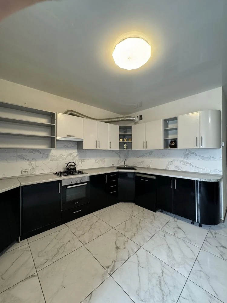 Townhouse with renovation Військбуд