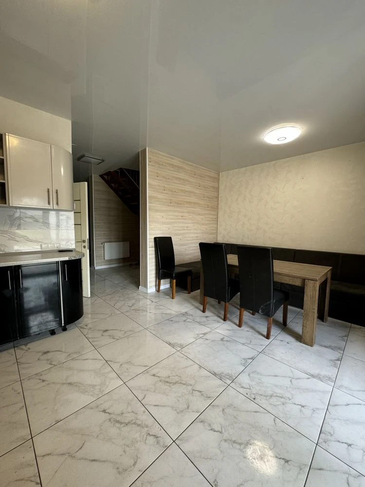 Townhouse with renovation Військбуд