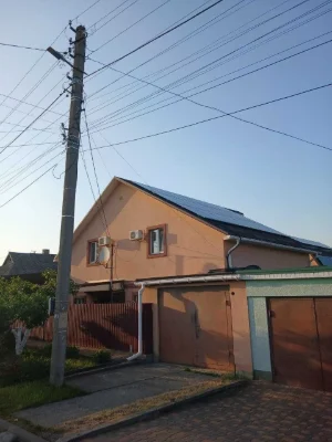 Продаж двоповерхого будинку
