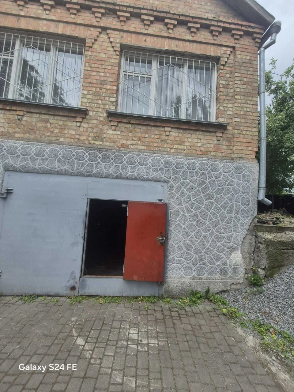 Sale of a part of a house, Zalesniche settlement