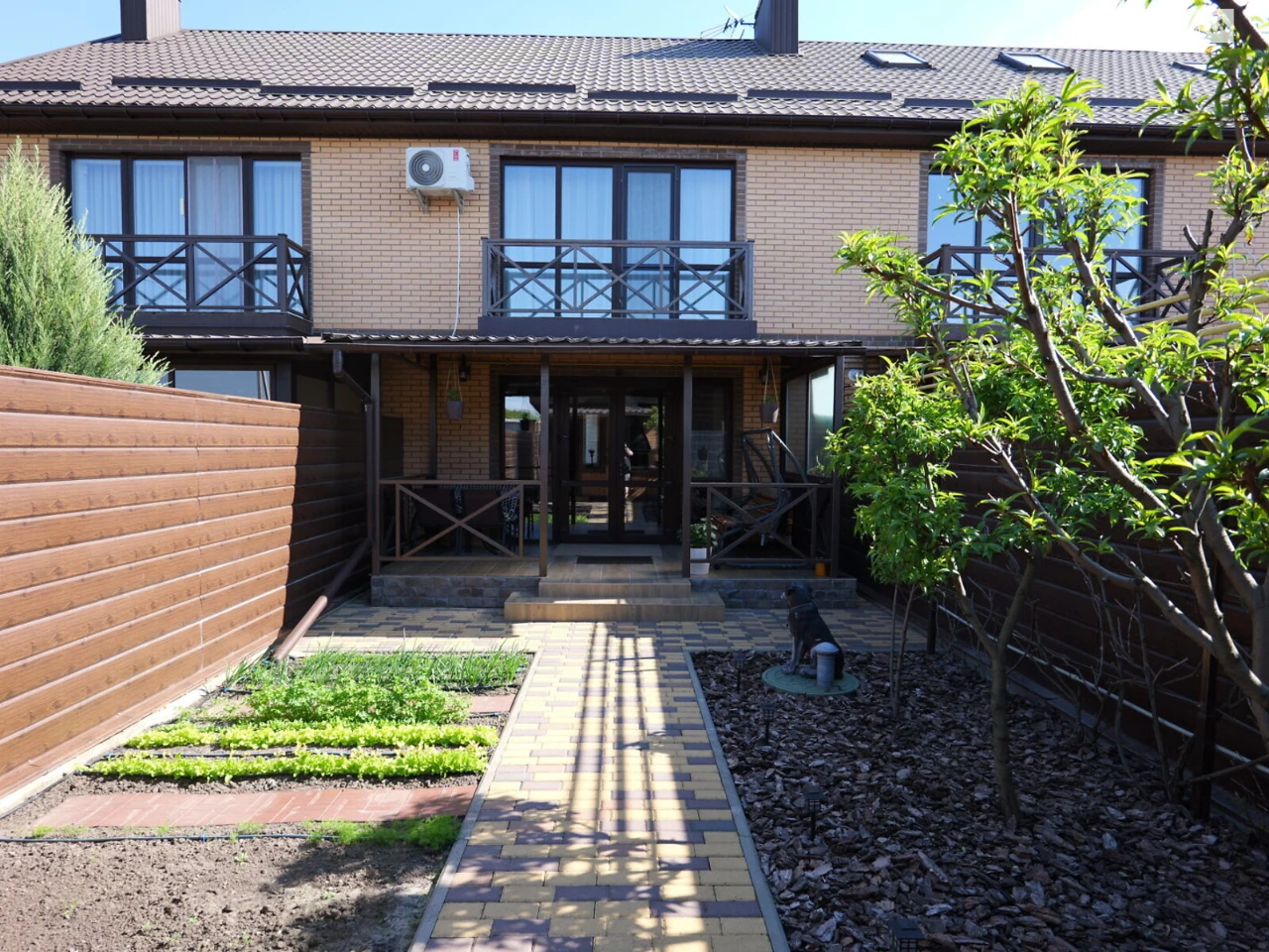 Townhouse Viyskbud