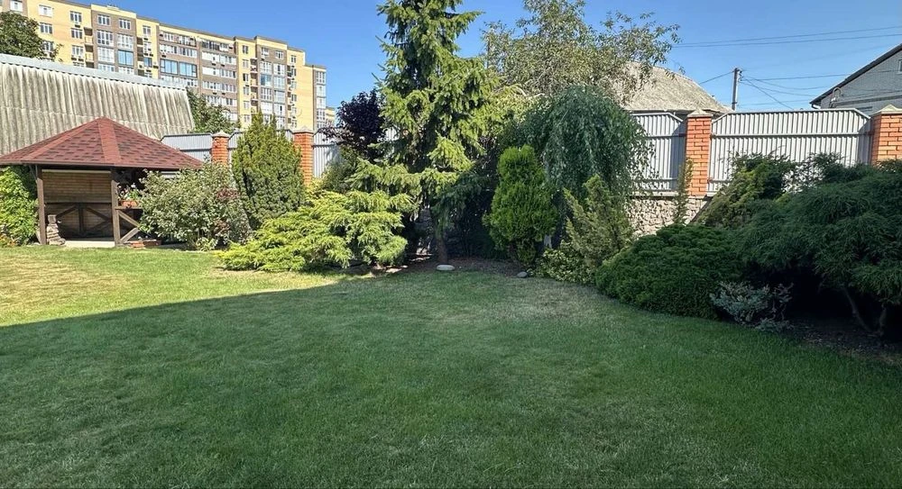 Продаж 1/2 частини будинку на ДНС