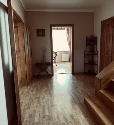 Продаж 1/2 частини будинку на ДНС