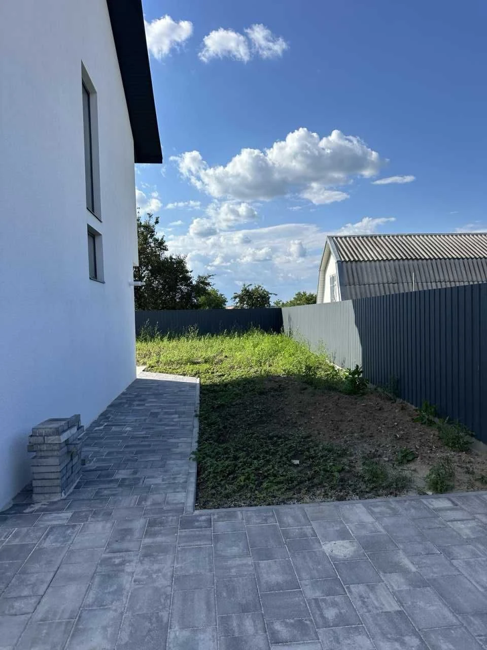 Sale of a modern 3-bedroom townhouse in the Zarechye area