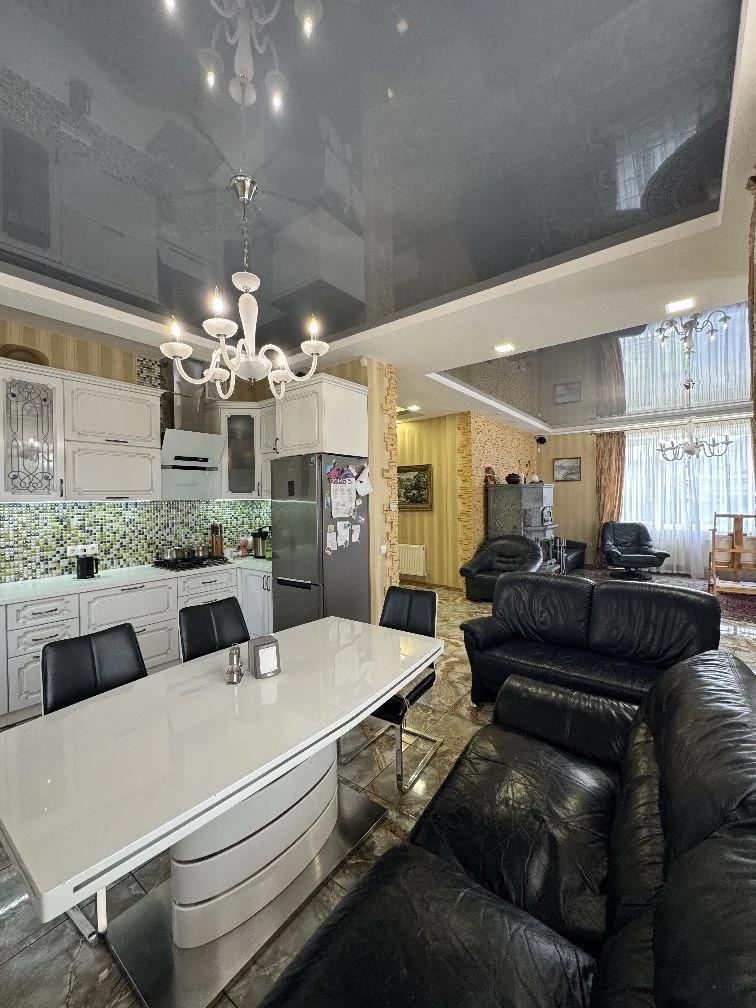 Будинок 220 м², 12 соток, гараж, камін, Біла Церква.