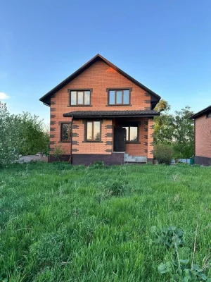Продаж будинку на Летрі попяд з краєвидом на річку