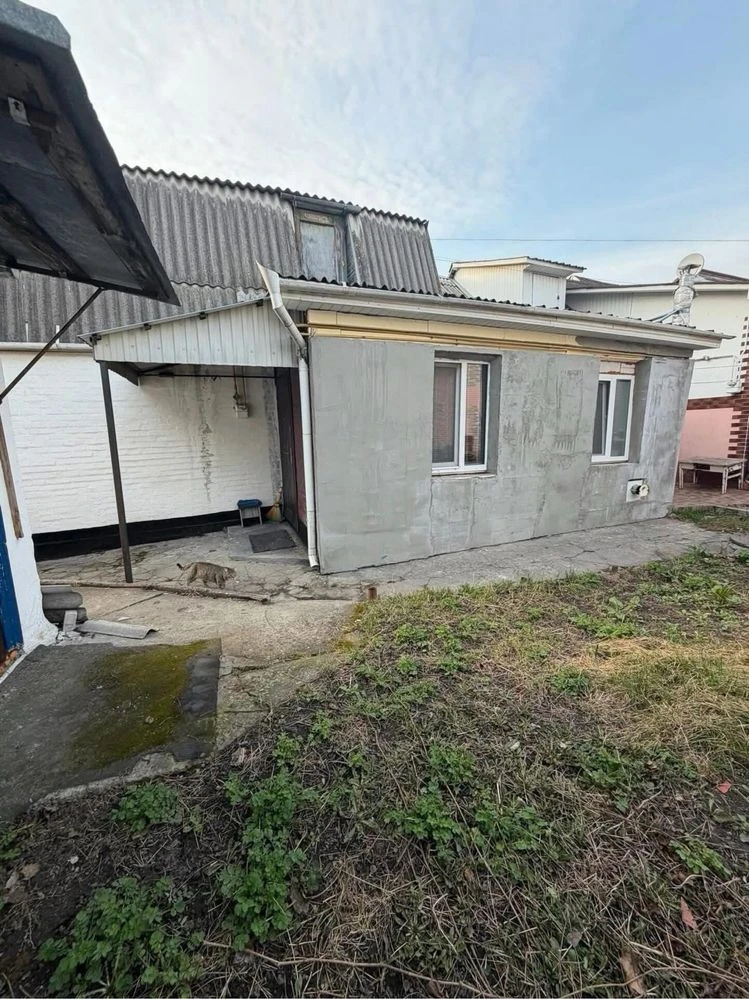 Sale of a part of a house in the Center (near the waterfront)