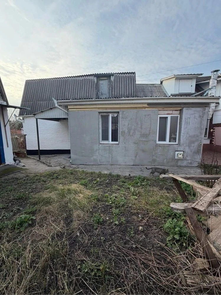 Sale of a part of a house in the Center (near the waterfront)
