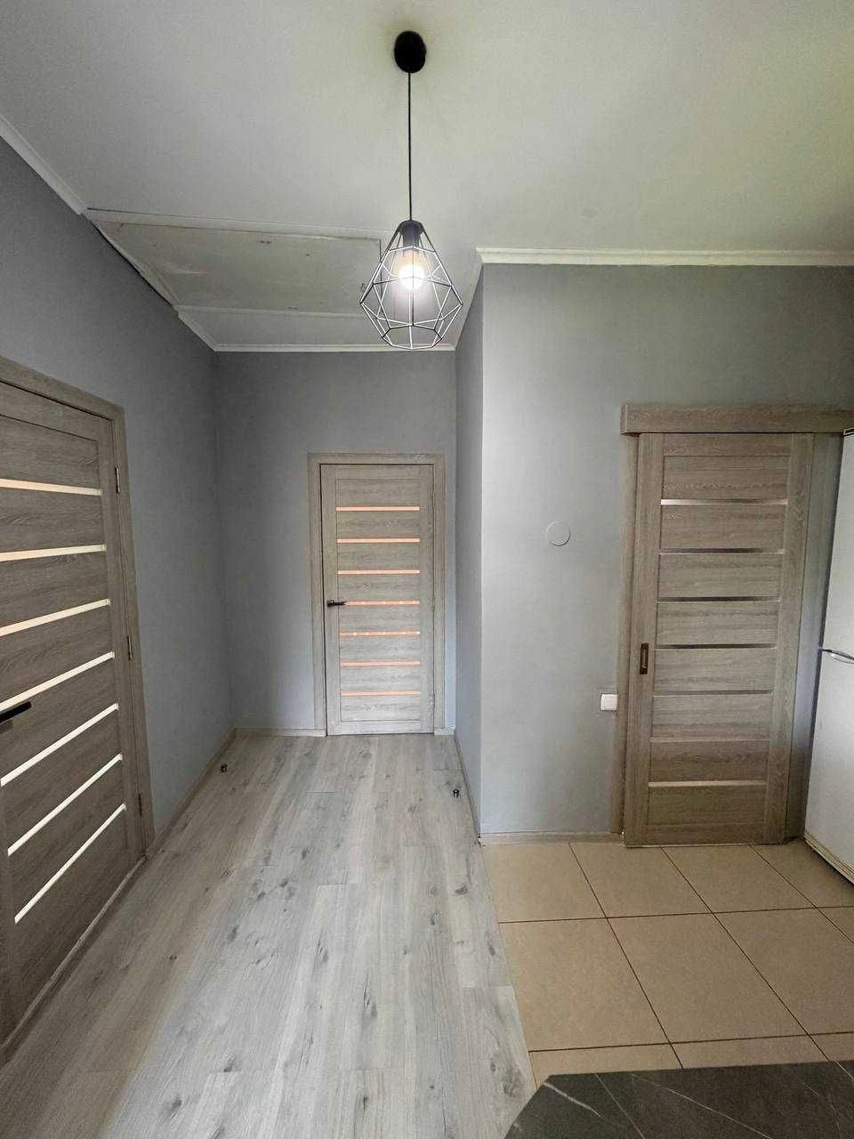 Продаж частини будинку, Центр.