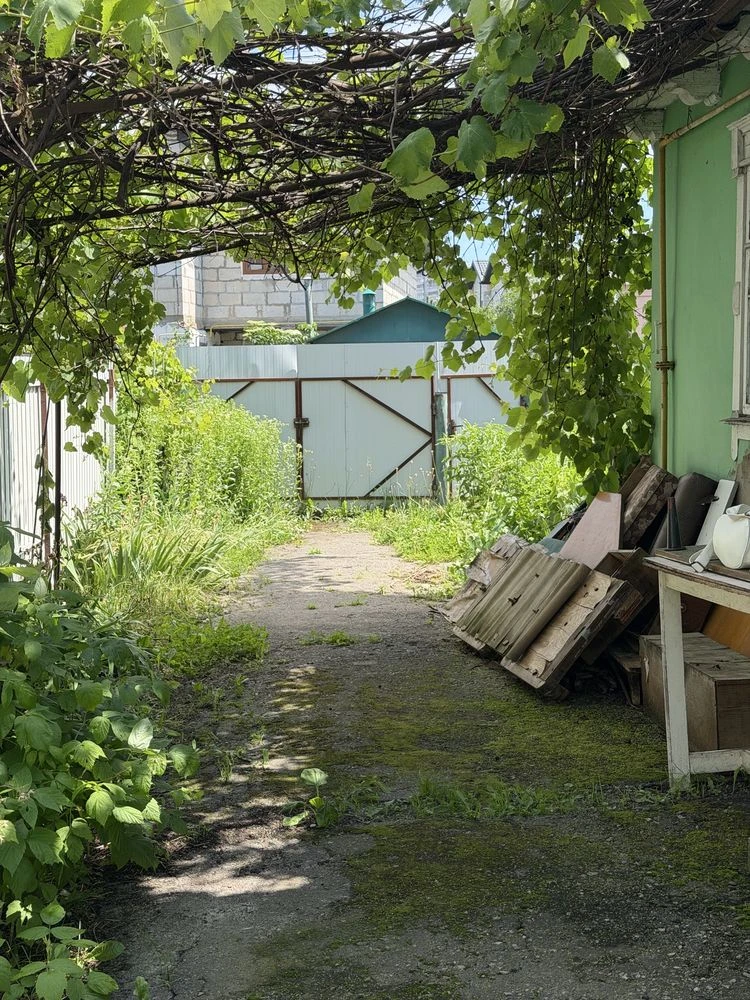 Продам будинок з зручностями і окремим двором