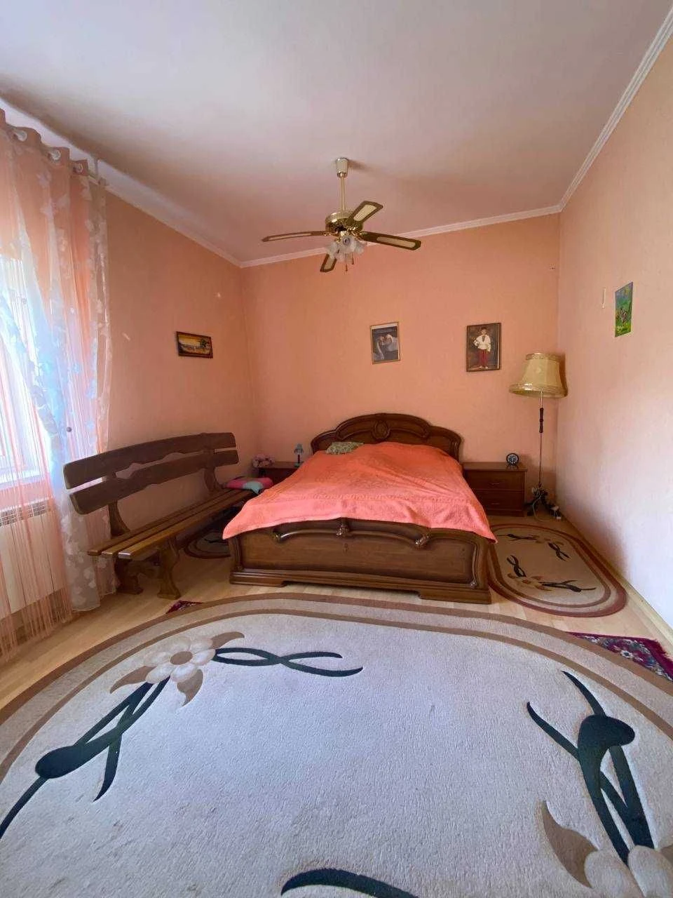 Продаж будинку в Центрі міста