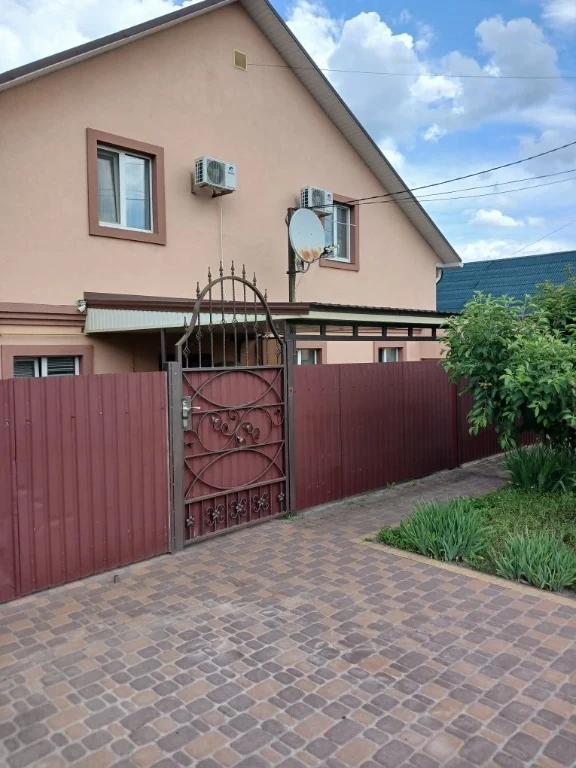 Два будинки для великої, дружньої родини від власника