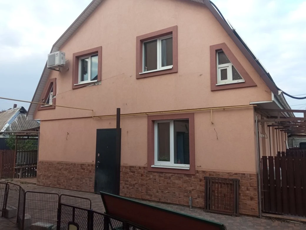 Два будинки для великої, дружньої родини від власника