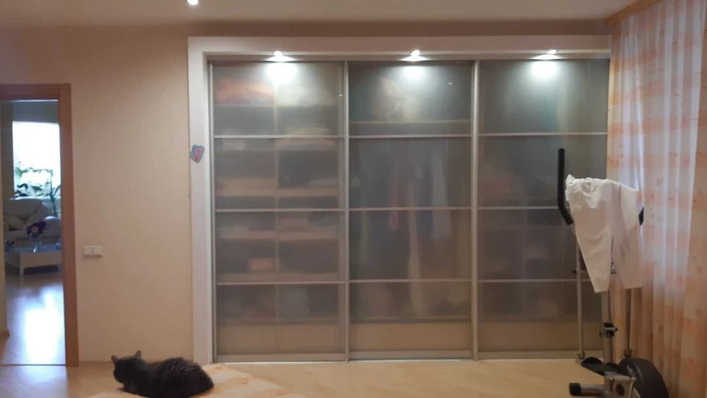 I will sell a 3-room apartment on the street Rabochey (Uralskaya, 5). Repair, m