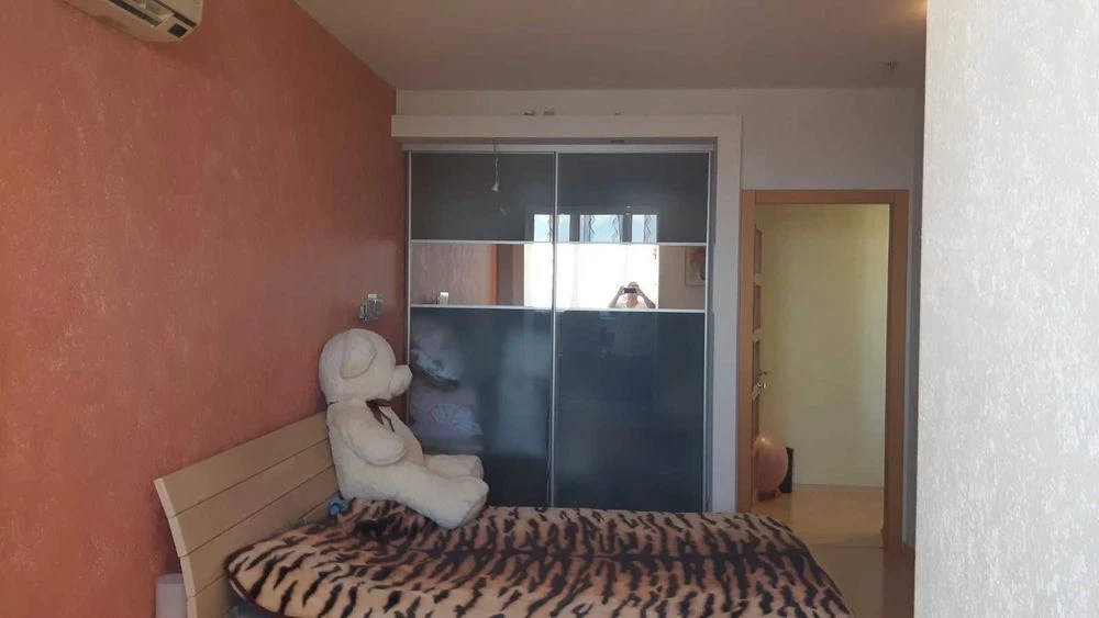 I will sell a 3-room apartment on the street Rabochey (Uralskaya, 5). Repair, m