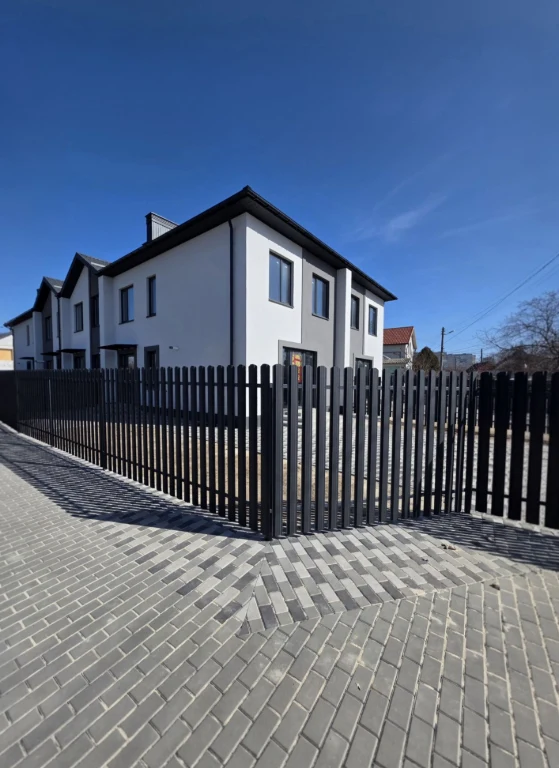 Townhouse for Sale. No Commission