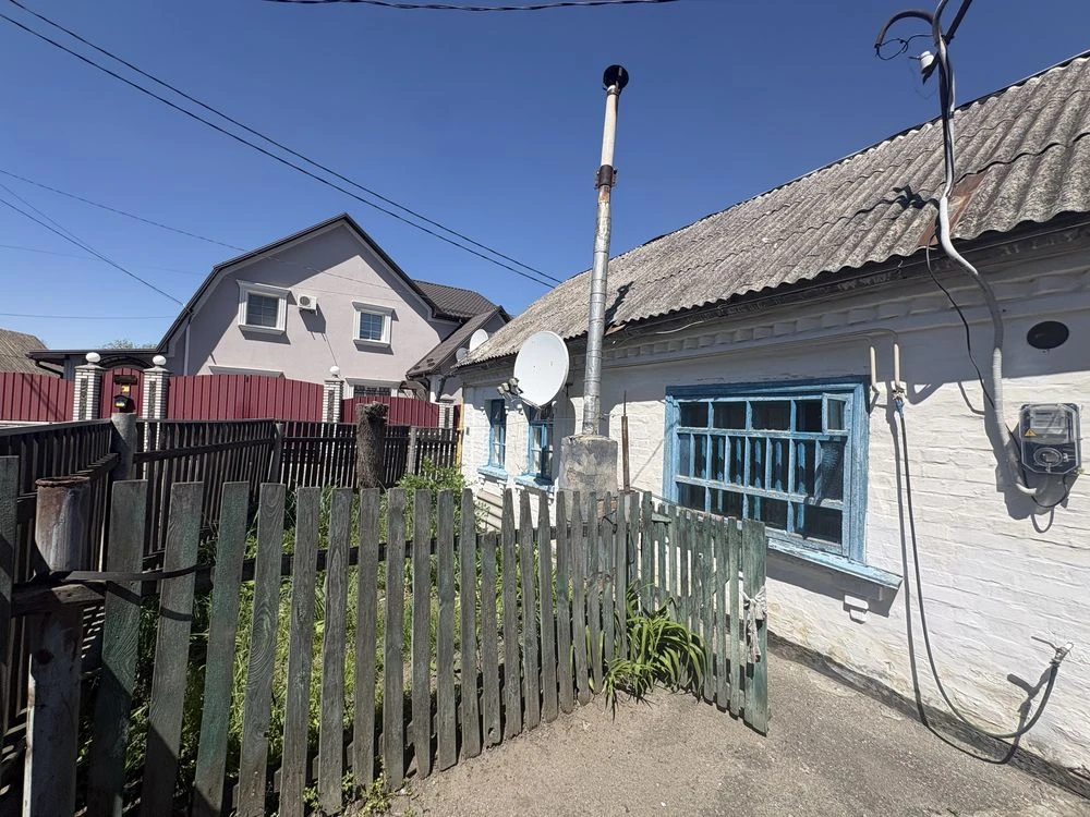 Sale of 1/2 of a house on the river bank