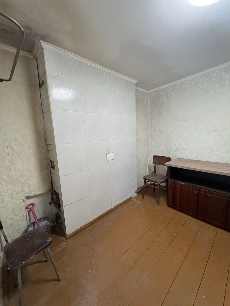 Sale of 1/2 of a house on the river bank