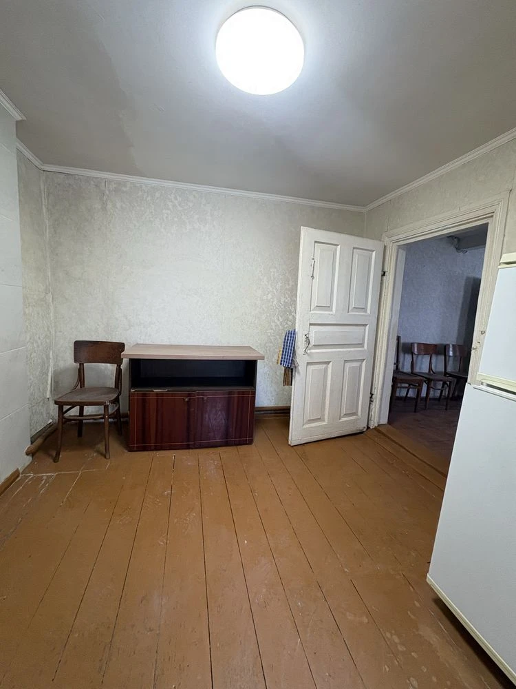 Sale of 1/2 of a house on the river bank