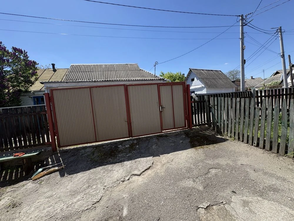 Sale of 1/2 of a house on the river bank