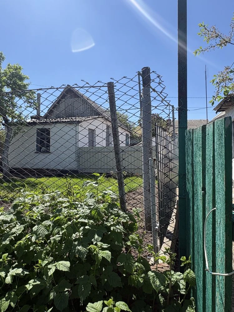 Sale of 1/2 of a house on the river bank
