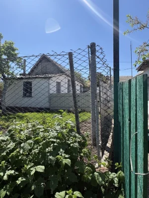 Sale of 1/2 of a house on the river bank