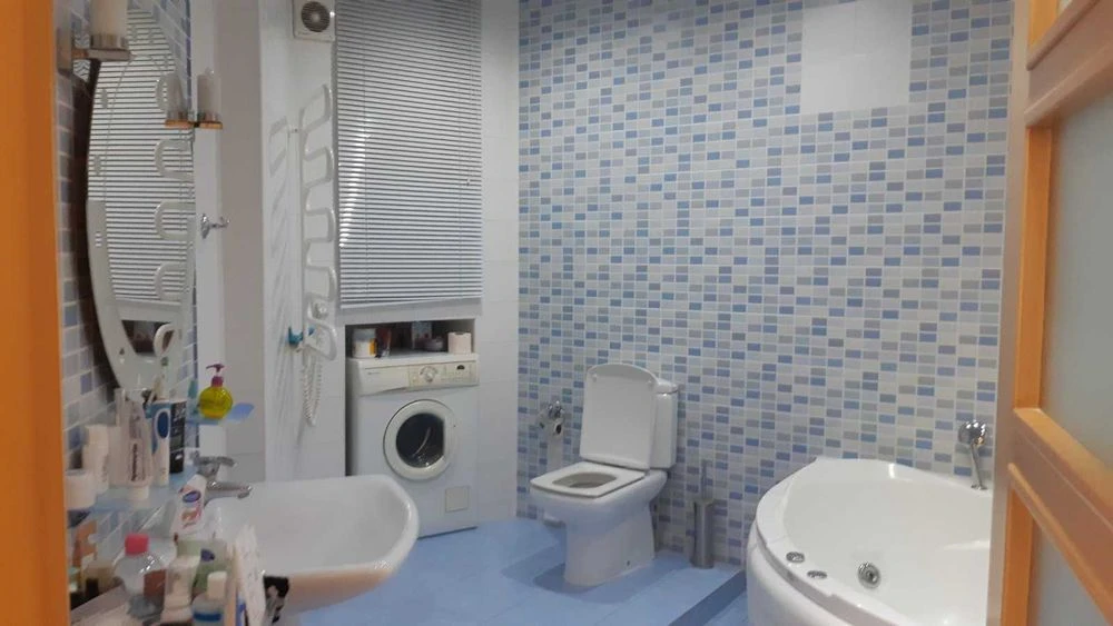 I will sell a 3-room apartment on the street Rabochey (Uralskaya, 5). Repair, m
