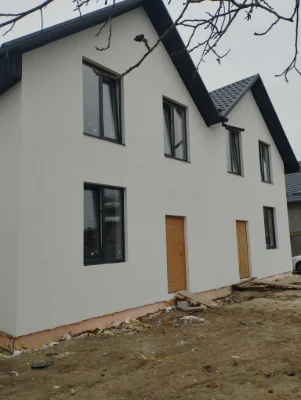 Продаю будинок в дуплексі на Таращанському