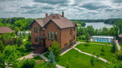 Сучасний заміський будинок для Вашої родини