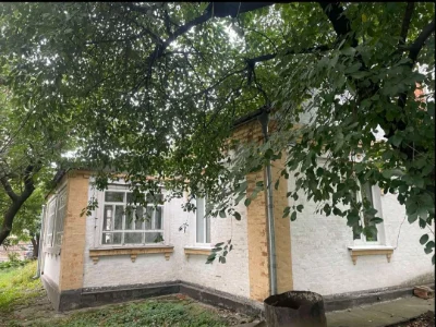 Продам цегляний будинок, поруч з центром міста