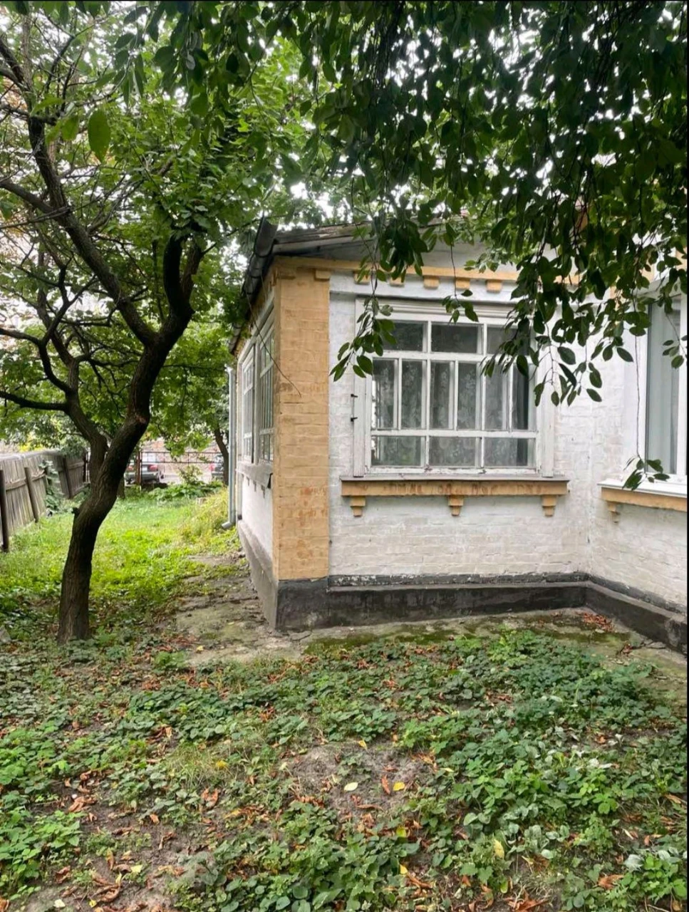 Продам цегляний будинок, поруч з центром міста